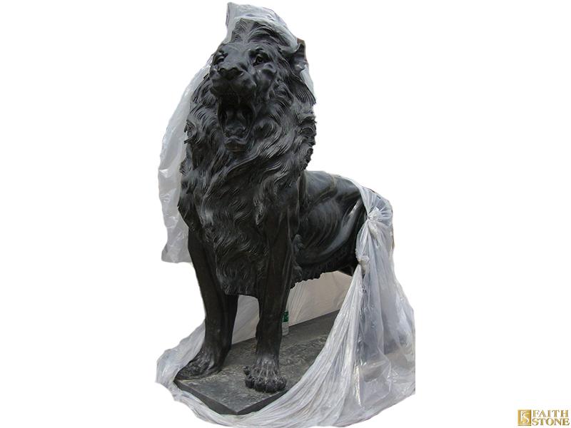 Мраморные статуи львов